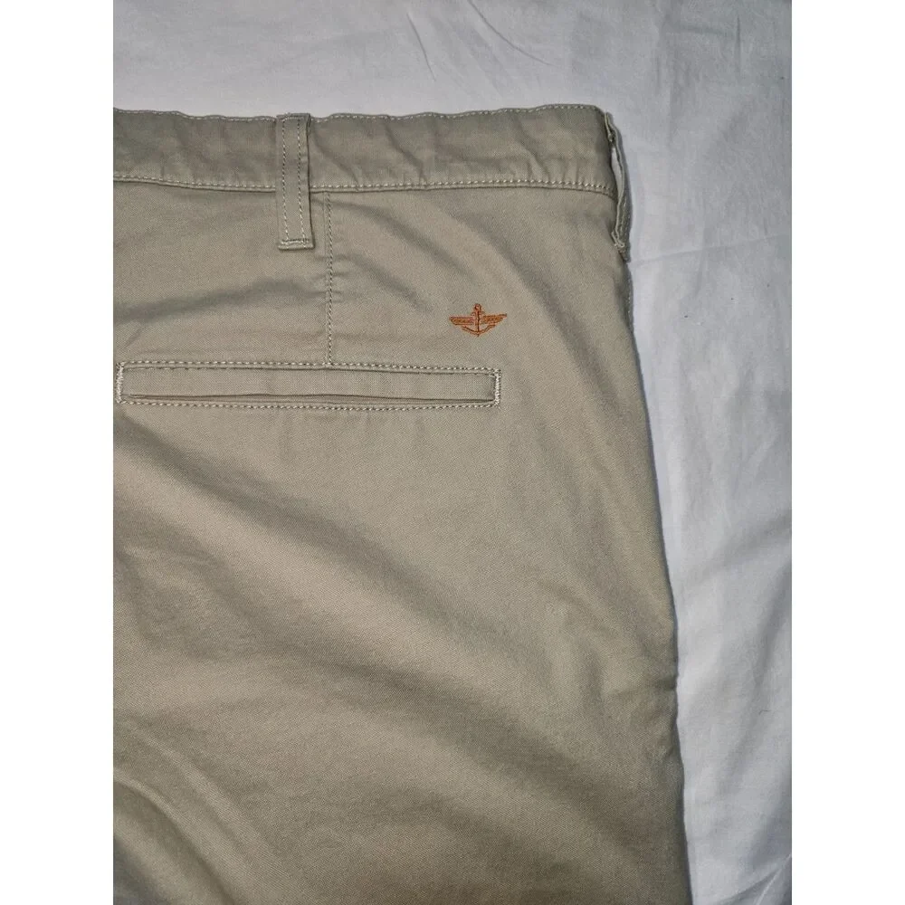 Dockers Khaki 5 Pocket Size 42 x 30 Chino Pants Zippered Side Pocket - 62